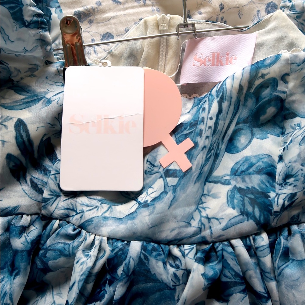 Selkie Louis Toile Puff Gown Size Small